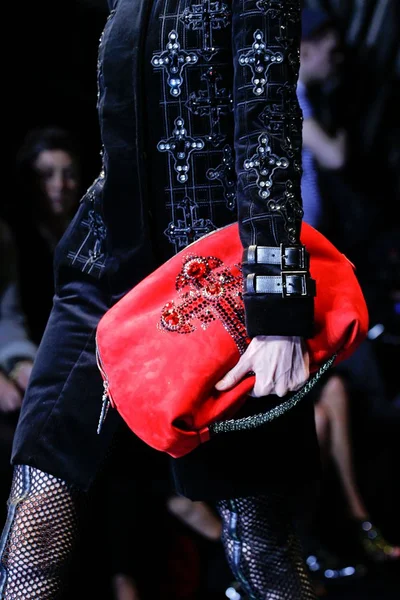 Look 1